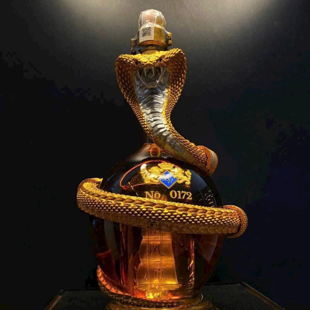 Rượu Rắn Ôm Châu Noble Cognac Hors D’Age 40% 550ml